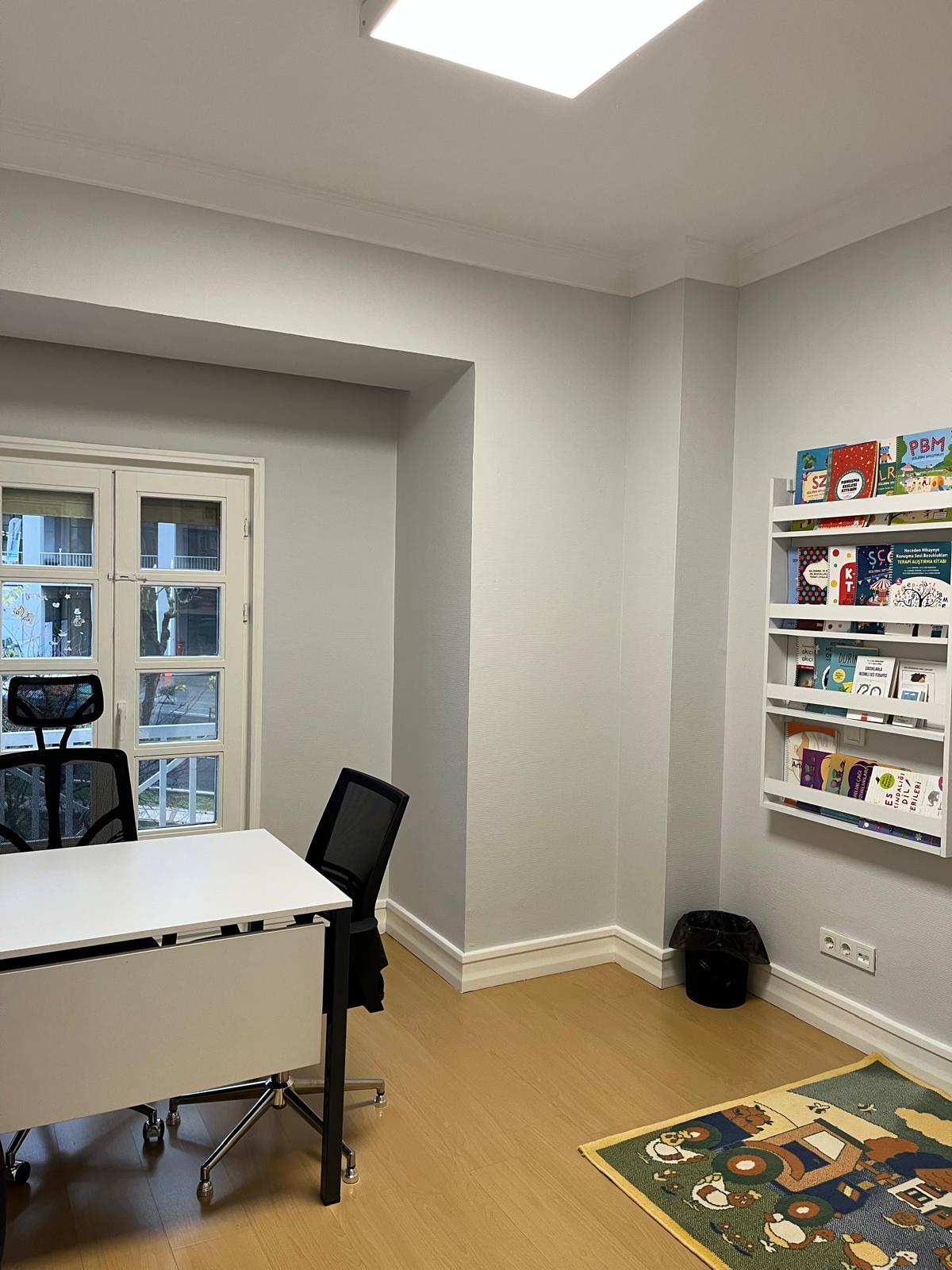 Bahçeşehir Dil Konuşma ve Ergoterapi Merkezi bireylerin bilişsel,fiziksel,sosyal-duygusal gelişim alanlarındaki becerilerini destekleyerek günlük yaşam kalitelerini arttırmaya ve pediatrik terapi hizmetlerini sağlamayı amaçlamaktadır.