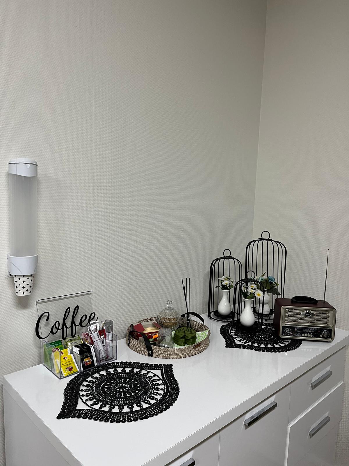 Bahçeşehir Dil Konuşma ve Ergoterapi Merkezi bireylerin bilişsel,fiziksel,sosyal-duygusal gelişim alanlarındaki becerilerini destekleyerek günlük yaşam kalitelerini arttırmaya ve pediatrik terapi hizmetlerini sağlamayı amaçlamaktadır.